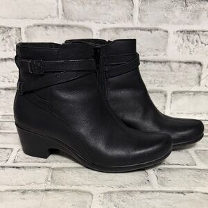 Clarks Leyden Summit Black Leather Ankle Booties with Wrap Strap